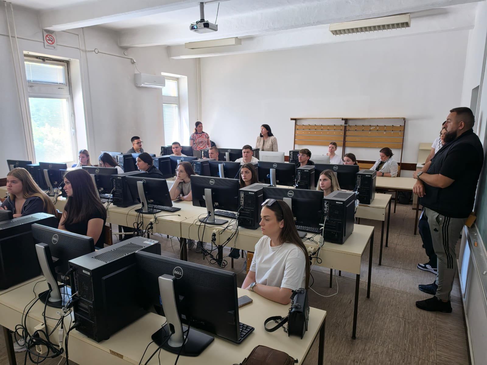 Ученици наше школе посетили Машински факултет у Краљеву